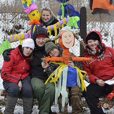 Ostromice: Spalili Marzannę w nadziei na szybkie przyjście wiosny