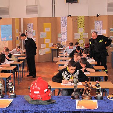 Kamie� Pomorski: M�odzie� zapobiega po�arom