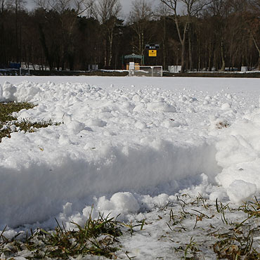 Piłkarze przegrali z zimą. Mecze przełożone