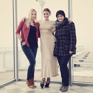 Ilona Felicjańska pozowała na kamieńskiej marinie