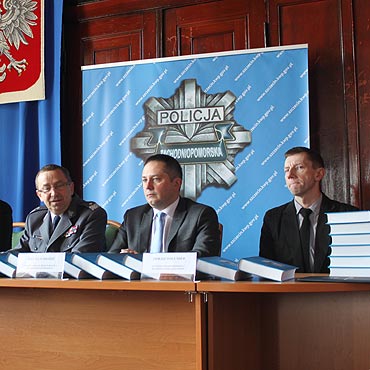 Skradzione zabytki z terenu powiatu kamie�skiego znalaz�y si� w katalogu dzie� zaginionych