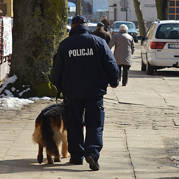 Kamie� Pomorski: Patrole piesze lepsze ni� zmotoryzowane?