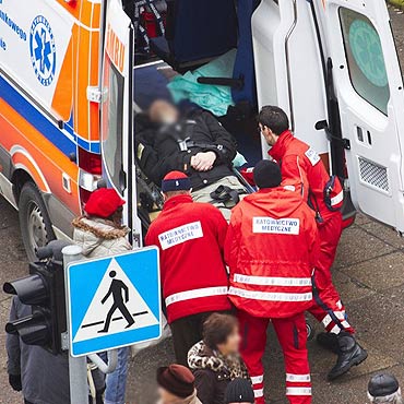 Zderzy�y si� dwa auta