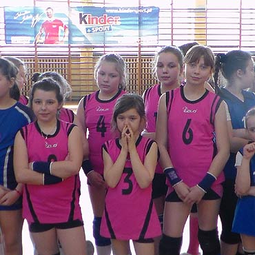 Siatkarki z Kamienia Pomorskiego coraz bli�ej awansu 