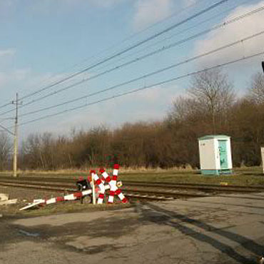 Uwaga kierowcy! Uszkodzony przejazd kolejowy w Rzeczynie