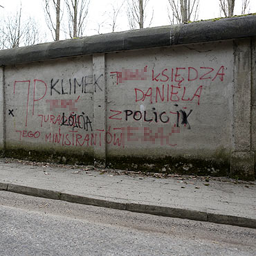 Lubin: Nikt nie przejmuje się wulgarnymi napisami