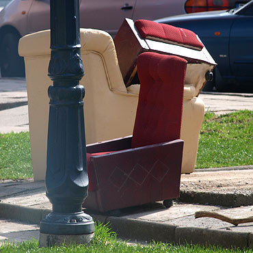 Kamie� Pomorski: Wyrzucili stare meble. My�l�, �e znikn� same