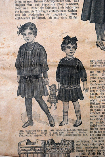 Przedwojenna tablica reklamowa w MHZK