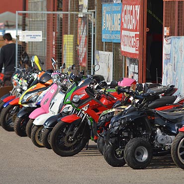 Prezent na komuni�? Hitem s� quady i skutery