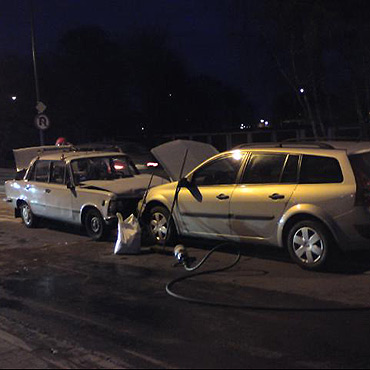 Kierowca fiata spowodowa� wypadek i uciek�