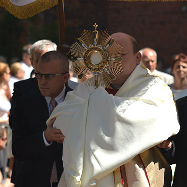 Ulicami przesz�y procesje Bo�ego Cia�a