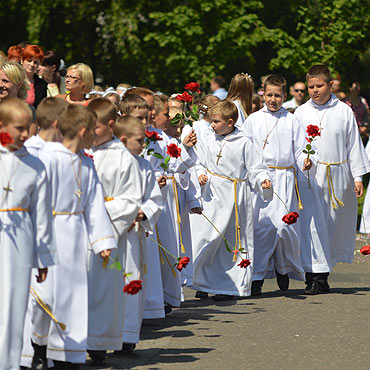 Ulicami przesz�y procesje Bo�ego Cia�a