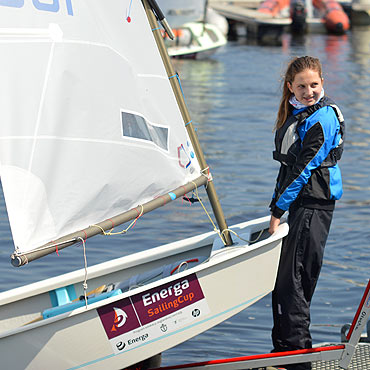 Kamie� Pomorski: 110 m�odych �eglarzy �ciga si� na wodach Zalewu Kamie�skiego
