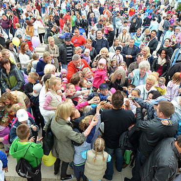 Mi�dzyzdroje: Dzie� Dziecka pe�en zabaw i nagr�d dla najm�odszych. Zobacz zdj�cia i film!