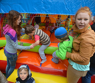 Mi�dzyzdroje: Dzie� Dziecka pe�en zabaw i nagr�d dla najm�odszych. Zobacz zdj�cia i film!