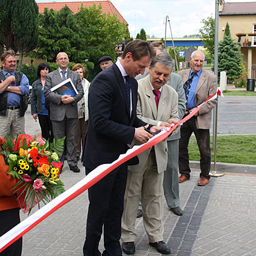 Wolin: Marsza�ek otworzy� targowisko miejskie „M�j Rynek”