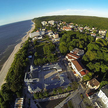 Mi�dzyzdroje: Promenada wkr�tce zape�ni si� tysi�cami turyst�w. Zobacz film z videodrona!