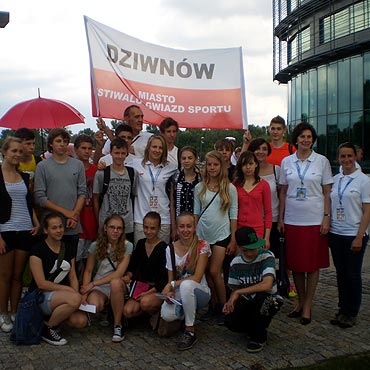 Uczniowie z Dziwnowa na XIV Pikniku Olimpijskim w Warszawie