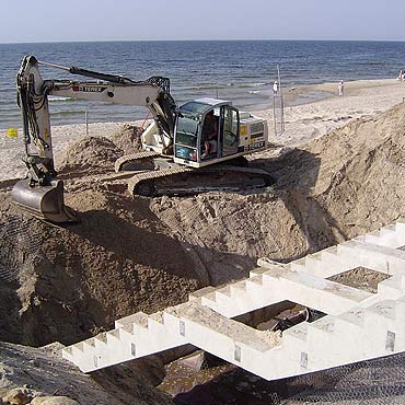 Mi�dzyzdroje: Chc� zd��y� z budow� wej�cia na pla�� przed Festiwalem Gwiazd