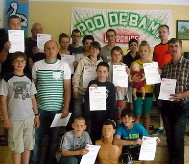 Ostromice: Uko�czyli kurs. Potrafi� udzieli� pierwszej pomocy