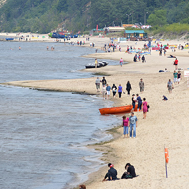 Pogoda nad morzem nie rozpieszcza turyst�w