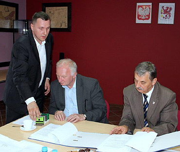 Cztery gminy chc� poprawi� zaopatrzenie w wod�. Podpisano umow�