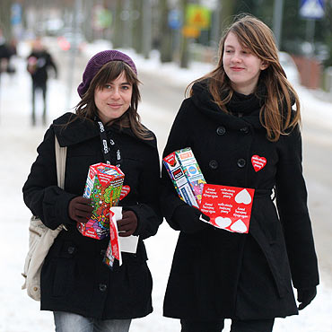 Mimo zimna i �niegu kwestowali dla WO�P