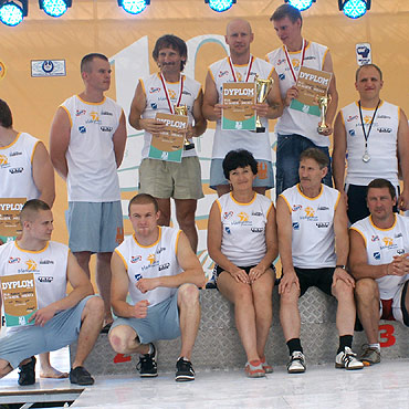 Rekordzista podci�gn�� si� na dr��ku 27 razy