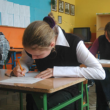 Gimnazjali�ci pisali pr�bne egzaminy