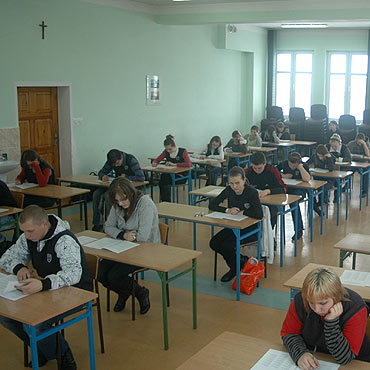 Gimnazjali�ci pisali pr�bne egzaminy