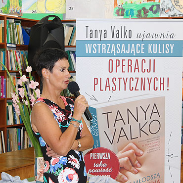 Tanya Valko w bibliotece w Mi�dzyzdrojach