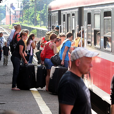 Koniec wakacji! Wi�kszy ruch na drogach i w poci�gach