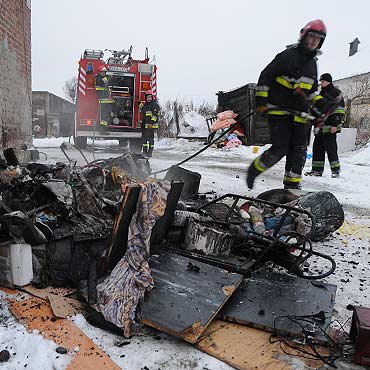 Piaski: Sp�on�o mieszkanie w budynku