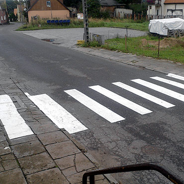 Kołczewo: Mieszkaniec sam wymalował przejście dla pieszych