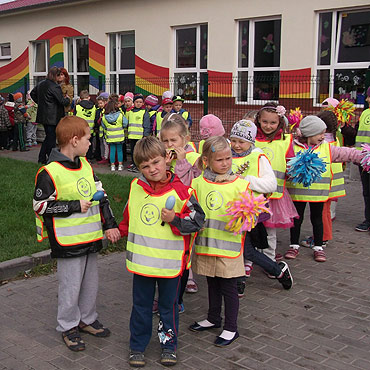 Kamie� Pomorski: Przedszkolaki przemaszerowa�y przez miasto