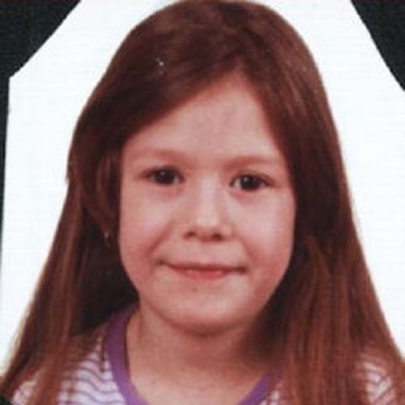 Zagin�a matka z dwiema c�rkami