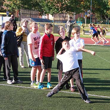 UKS Chrobry startowa� w „Czwartku Lekkoatletycznym” w Policach