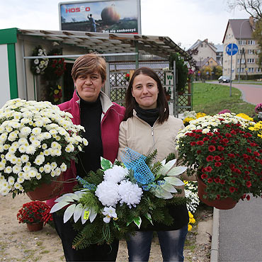 Jakie i za ile mo�emy w tym roku kupi� kompozycje kwiatowe na groby?