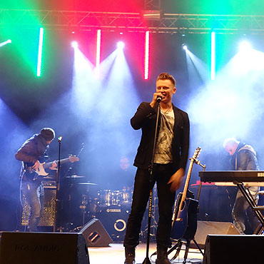 Koncert Rafa�a Brzozowskiego i pokaz fajerwerk�w w Dziwnowie. Zobacz film!