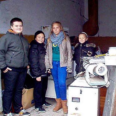 Zbi�rka "elektro�mieci" przez uczni�w ze Stuchowa zako�czona