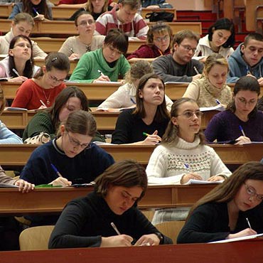 17 listopada- Mi�dzynarodowy Dzie� Studenta