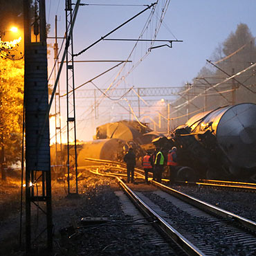 Wykoleiły się cysterny z mazutem. Zobacz zdjęcia i film!