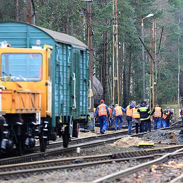 Jeden tor naprawiony. Pociągi już jeżdżą!