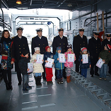 Pasowanie uczniów z Troszyna na okręcie