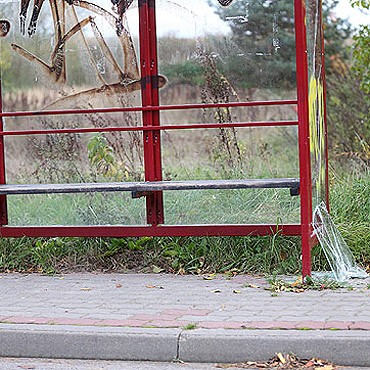 Naprawi� przystanek autobusowy w Wise�ce