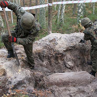 Operacja usuni�cia bomby w �winouj�ciu