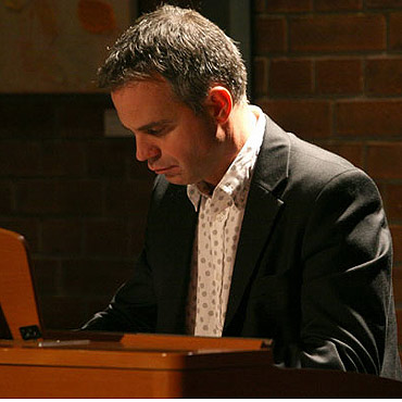 „Swingowo, rockowo, miko�ajkowo…” w bibliotece w Mi�dzyzdrojach