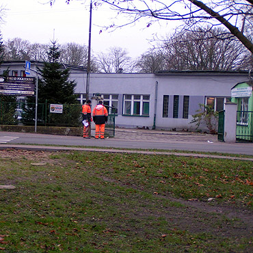 Poprawiaj� usterki na ulicy Szczeci�skiej i D�ugosza