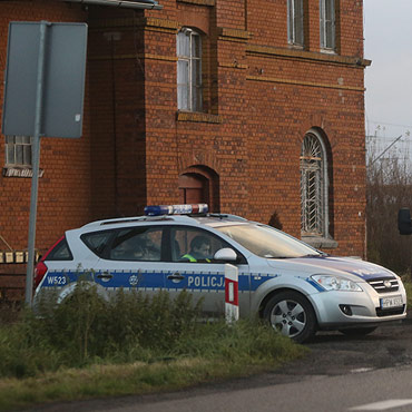 Zostawiła przed sklepem samochód z włączonym silnikiem. Złodziej odjechał