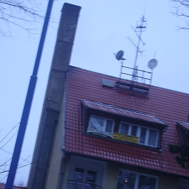 Z komina buchnął ogień